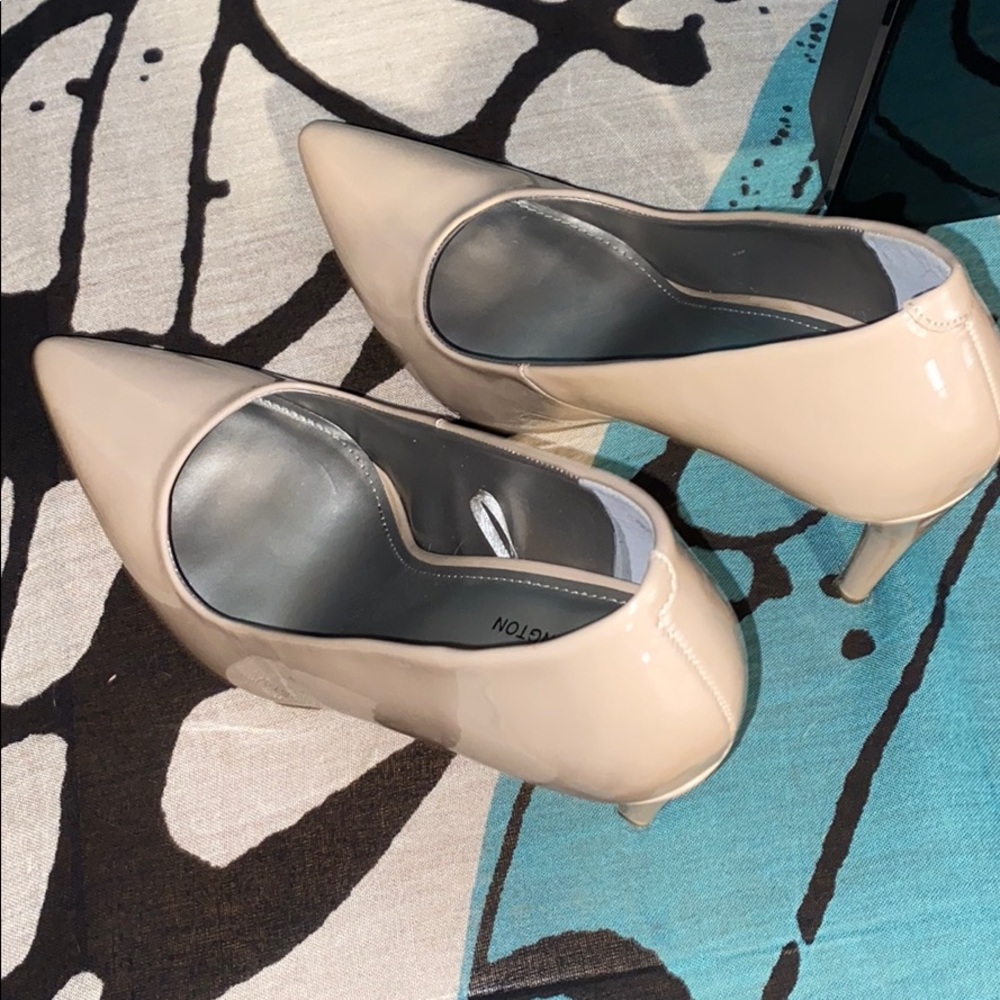 Tan heels never worn!